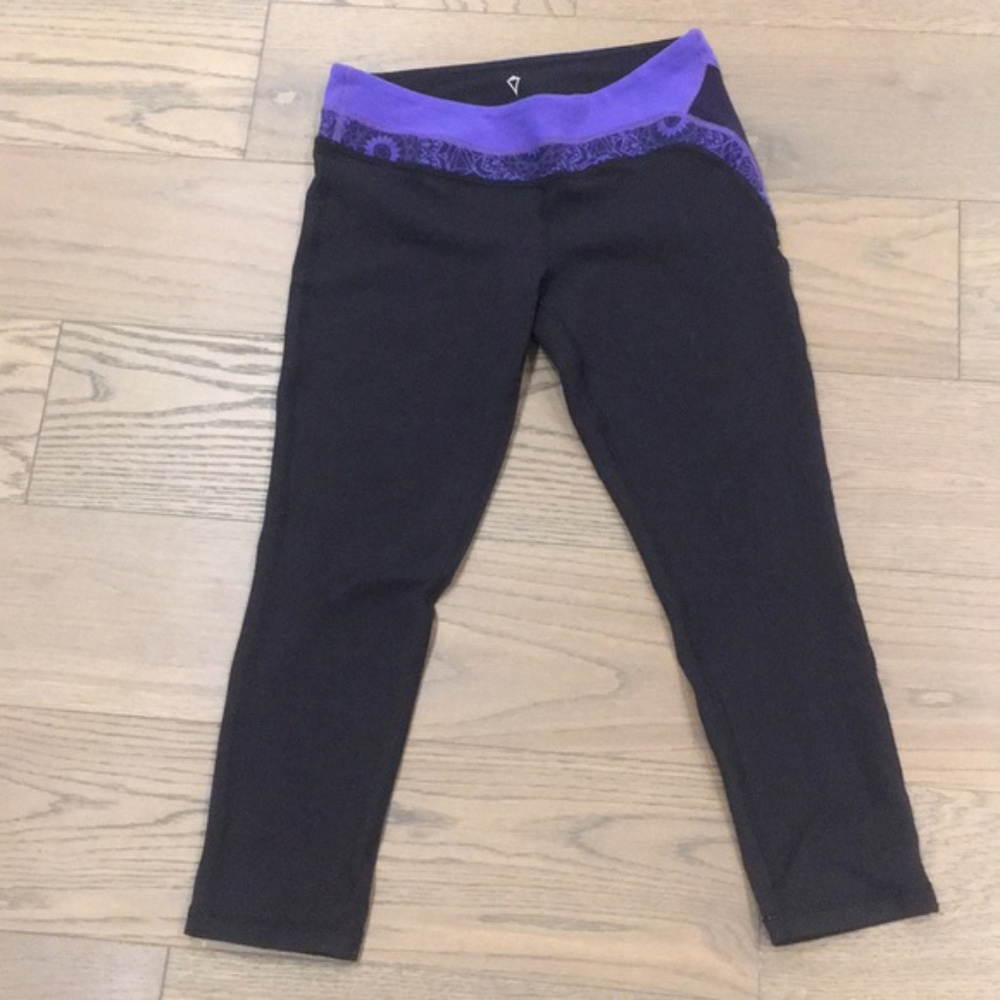 Ivivva (Lululemon) crops 14